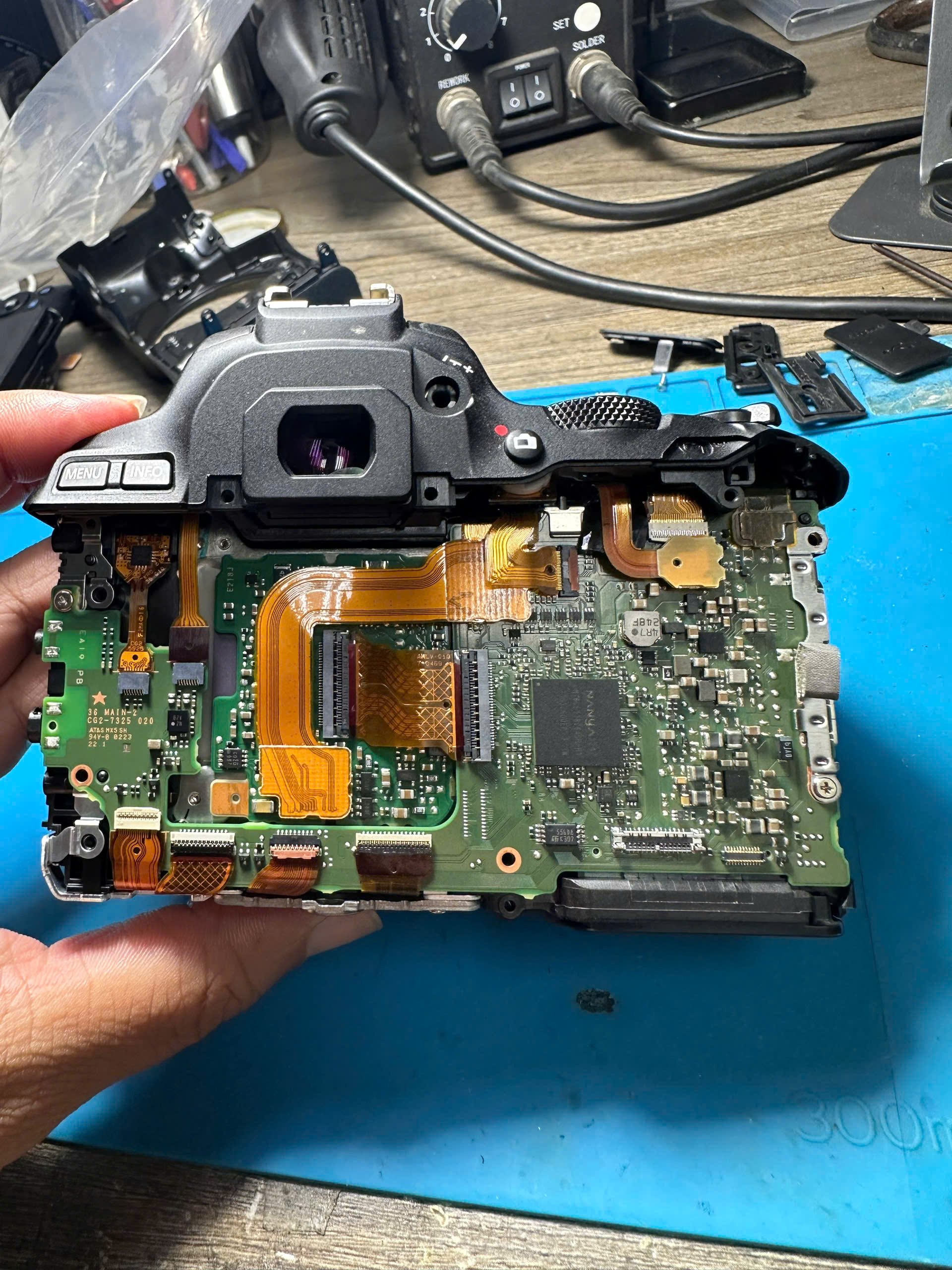 sửa máy ảnh Canon 200D Mark II