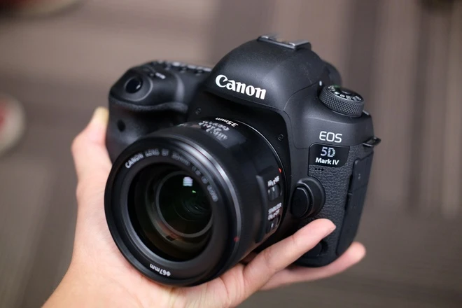 thay bánh tốc độ Canon 5D Mark IV