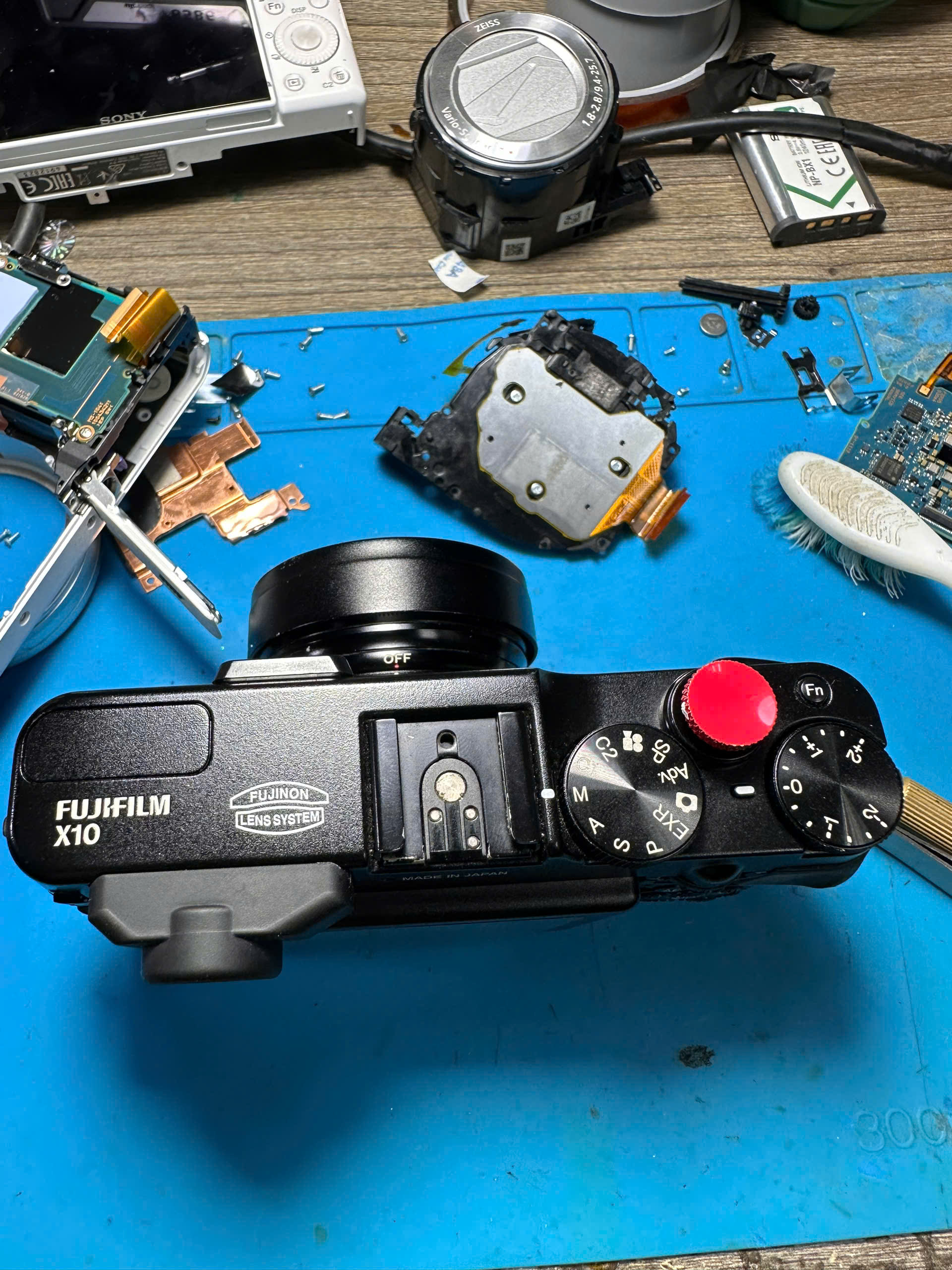 sửa máy ảnh Fujifilm X10
