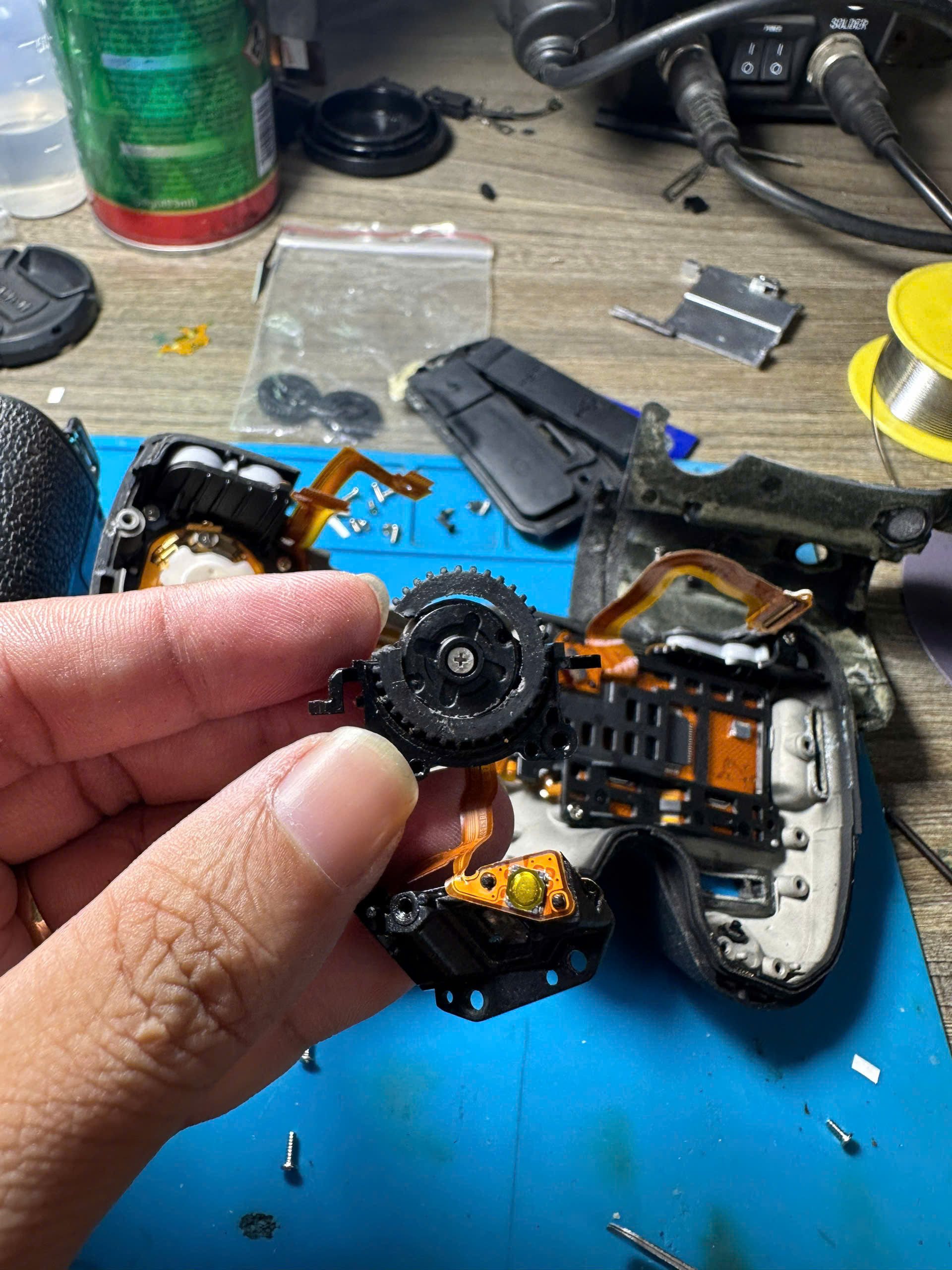 thay bánh tốc độ Canon 5D Mark IV