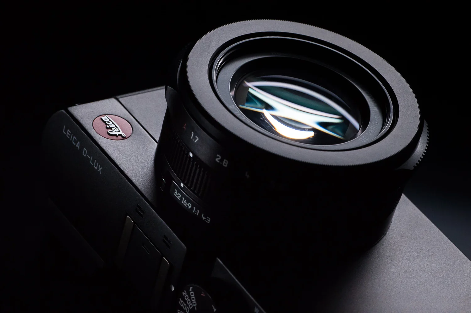 Cửa hàng sửa Leica D- Lux giá tốt tại HCM