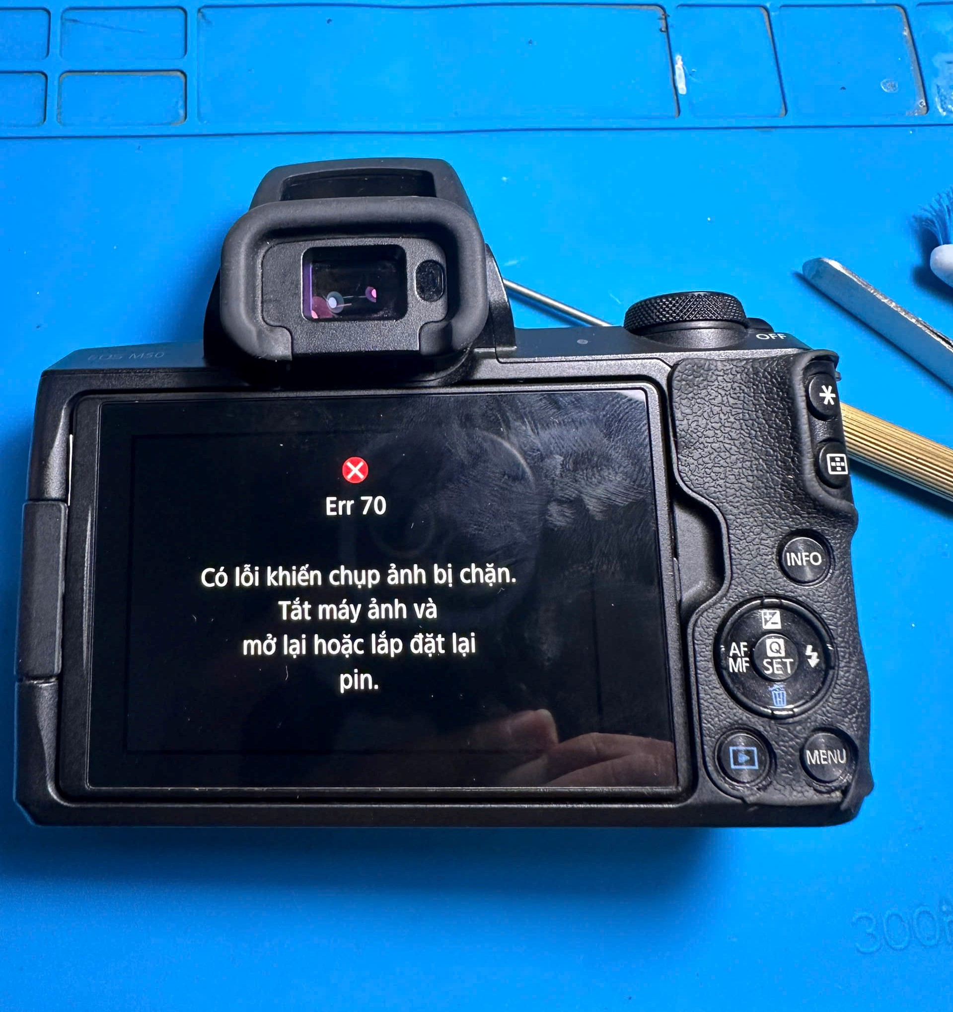 Vệ sinh Canon M50