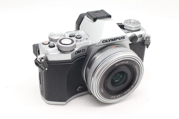 sửa máy ảnh Olympus E-M5 Mark II