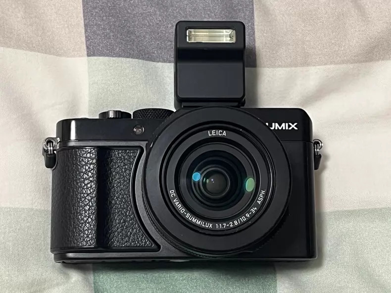 Sửa Panasonic Lumix LX100 II lỗi đầu kính