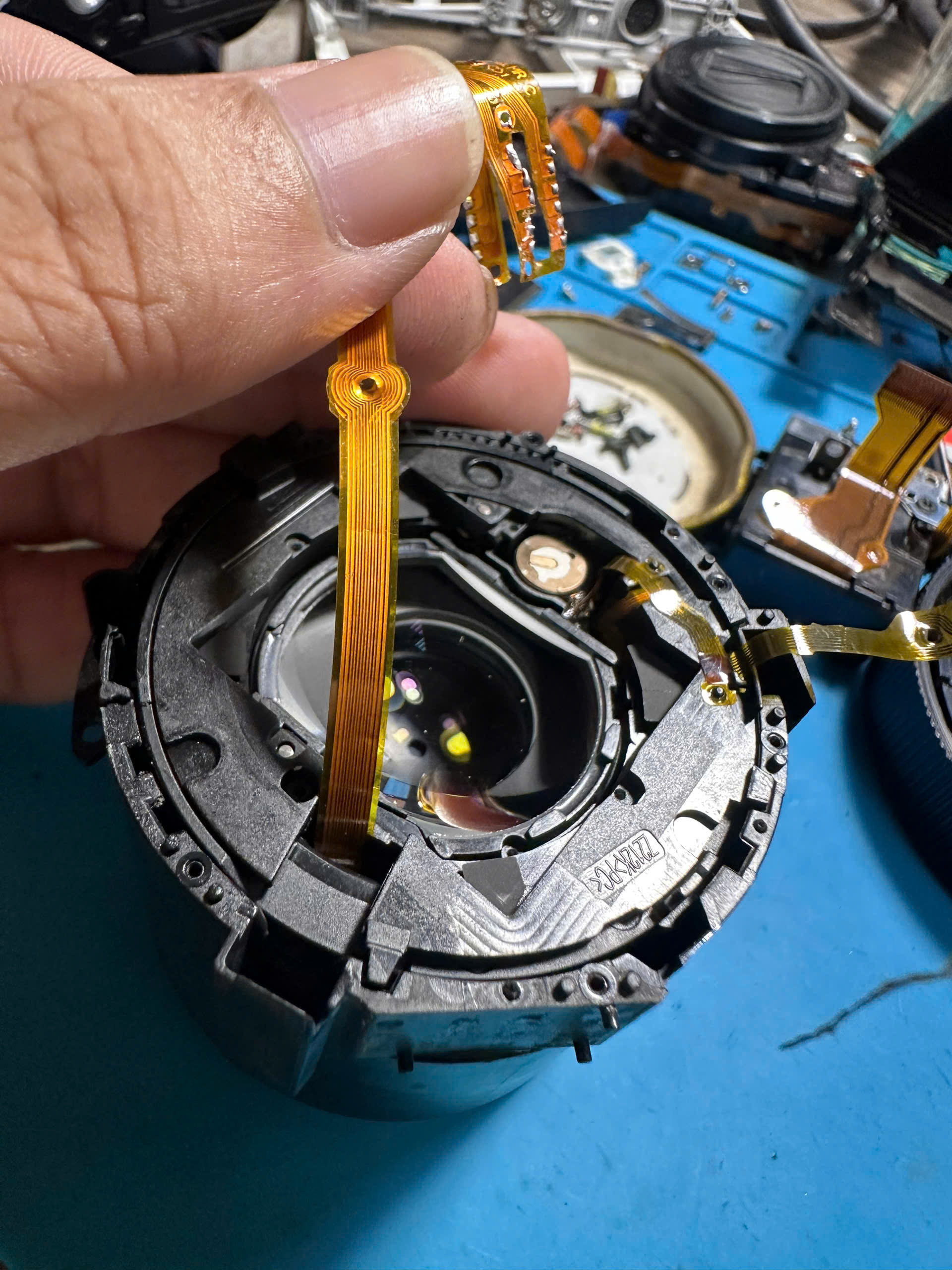 thay cáp đầu kính Panasonic Lumix LX100 II