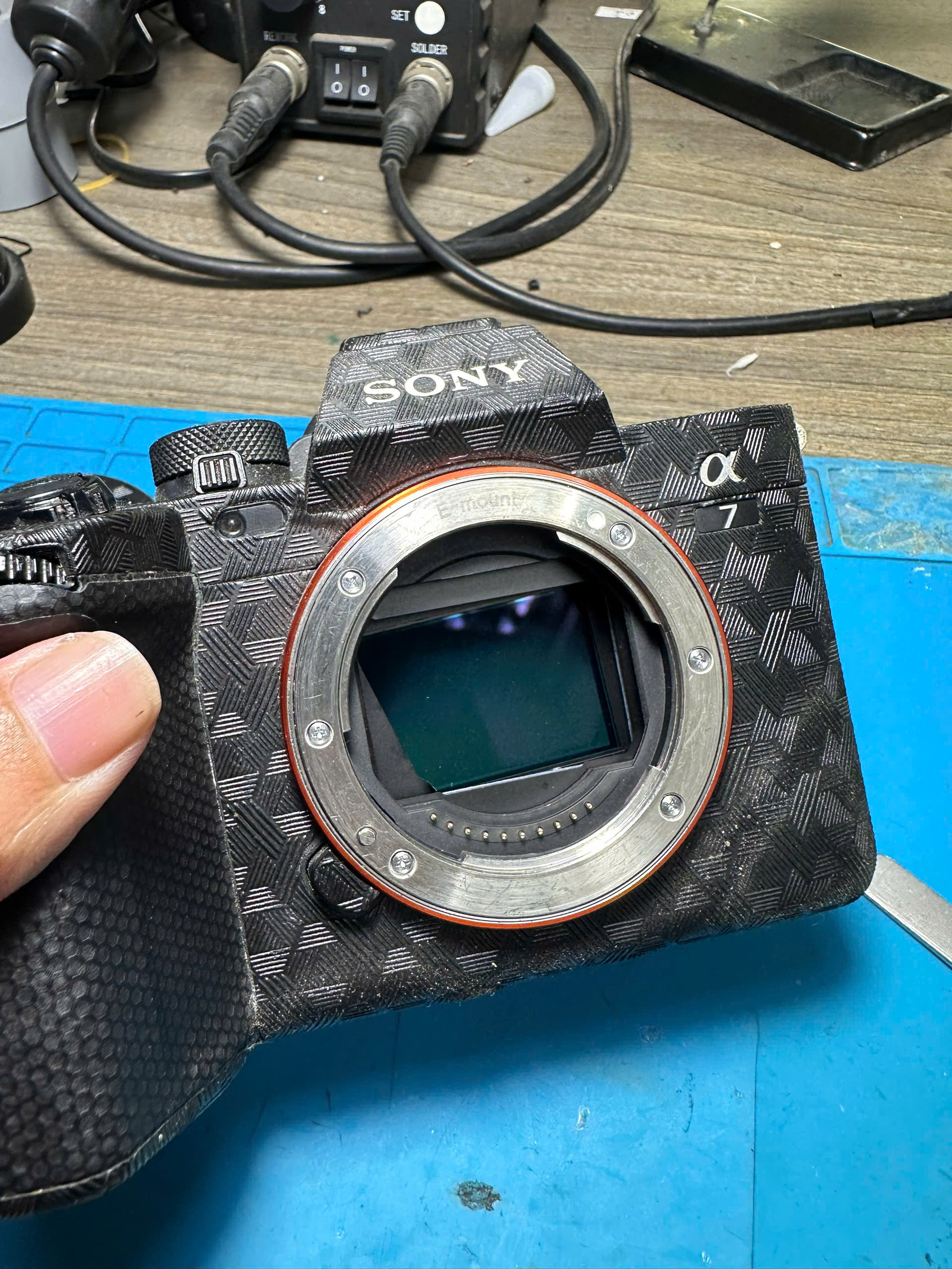 thay shutter Sony A7 Mark IV
