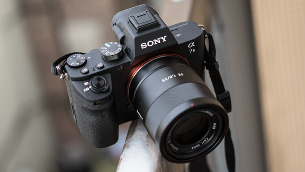 Thay cổng mic Sony a7 Mark III