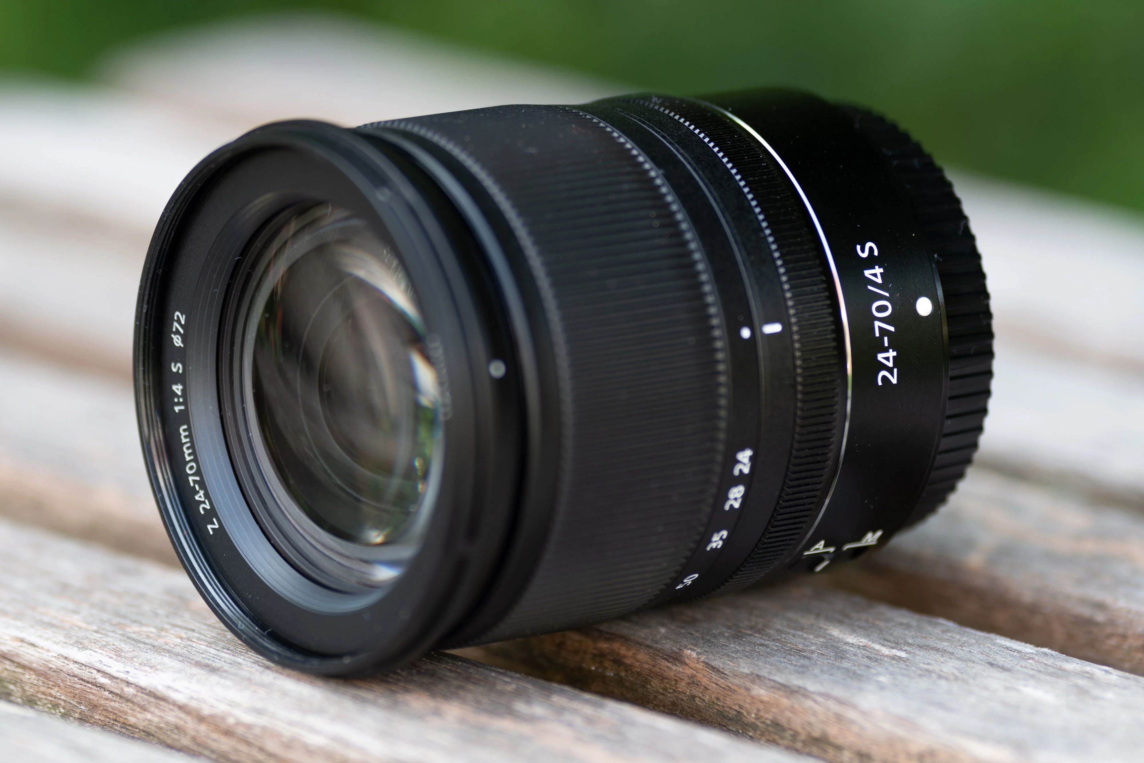 sửa lens Nikon Z 24-70mm f/4 S