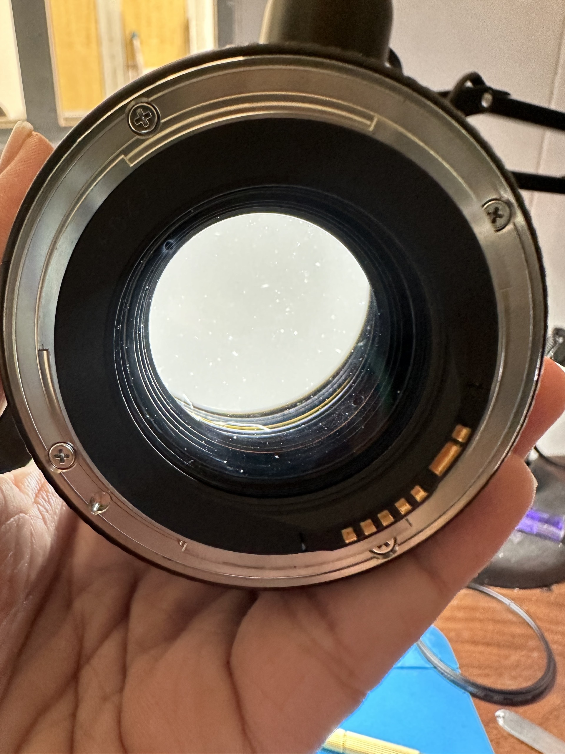 Vệ sinh lens Canon EF 85mm f/1.8