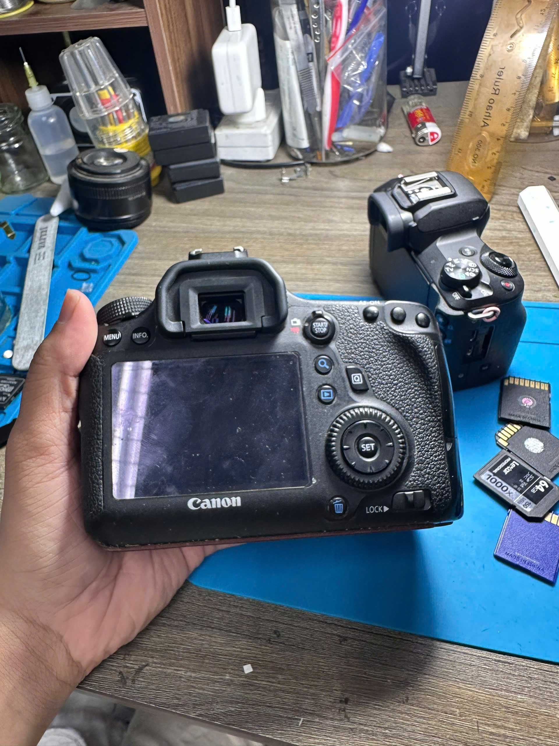 vệ sinh máy ảnh Canon 6D